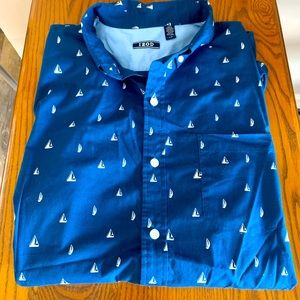 Men’s IZOD Short Sleeve Button Up - Size LARGE